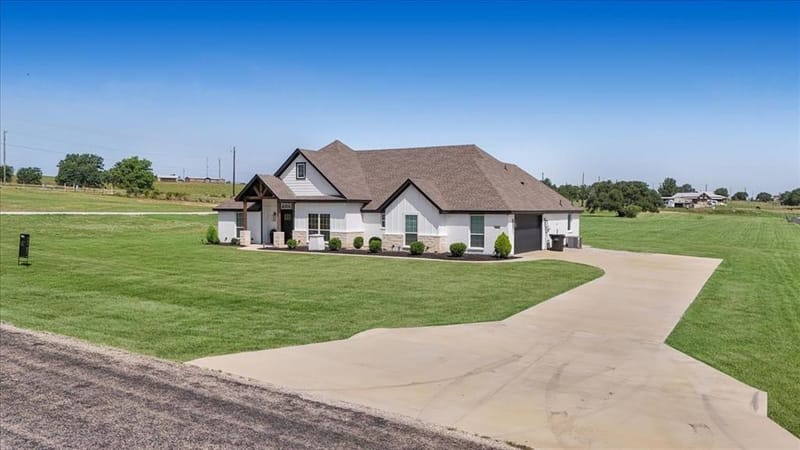 1005 Paradise Parkway, Poolville TX 76487 - Photo 30