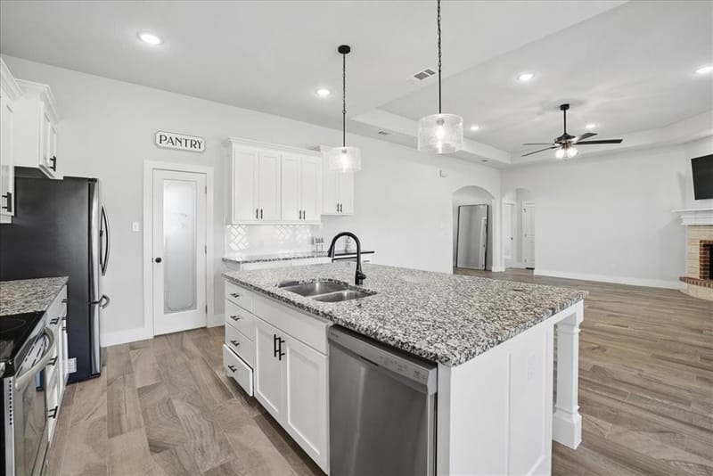 1005 Paradise Parkway, Poolville TX 76487 - Photo 15