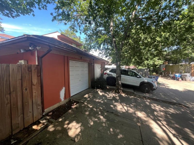 10204 Oak Terrace Circle, Dallas TX 75227 - Photo 3