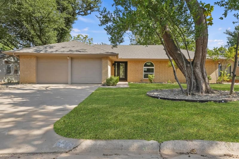6451 Franwood Terrace, Fort Worth TX 76112 - Photo 3