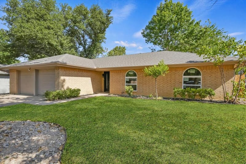 6451 Franwood Terrace, Fort Worth TX 76112 - Photo 5