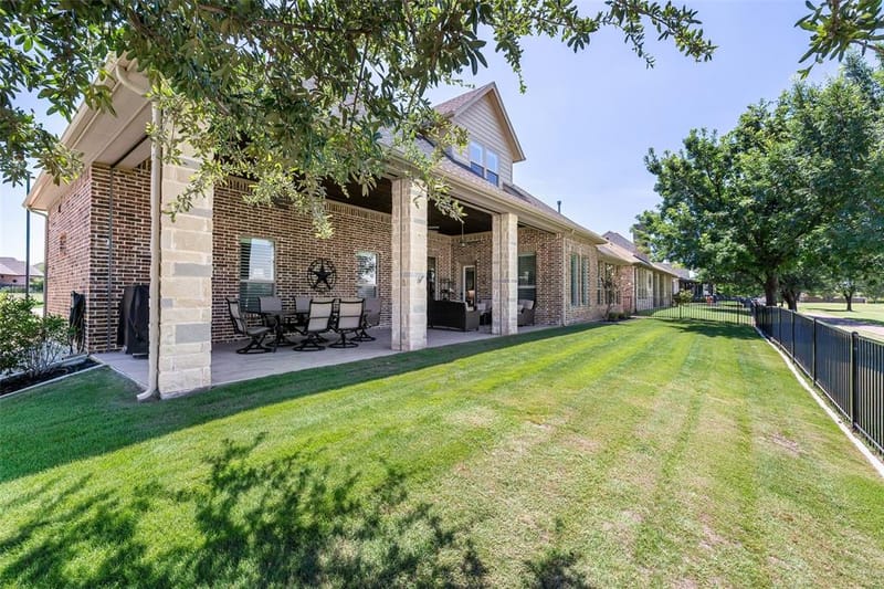 2021 Turnbury Court, Granbury TX 76048 - Photo 35