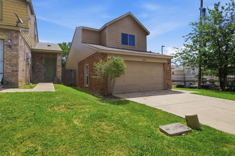 206 River Rock Drive, Dallas TX 75217 - Photo 2