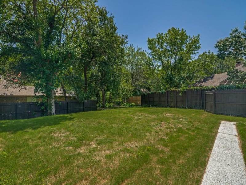 1202 Quail Hollow Drive, Garland TX 75043 - Photo 26