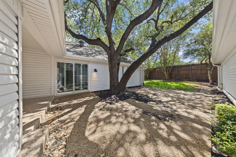 8857 Flint Falls Drive, Dallas TX 75243 - Photo 32