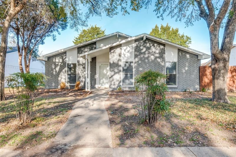 8507 Baumgarten Drive, Dallas TX 75228 - Photo 2