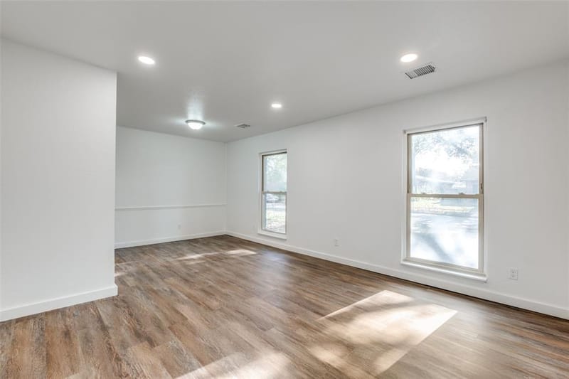 8507 Baumgarten Drive, Dallas TX 75228 - Photo 3