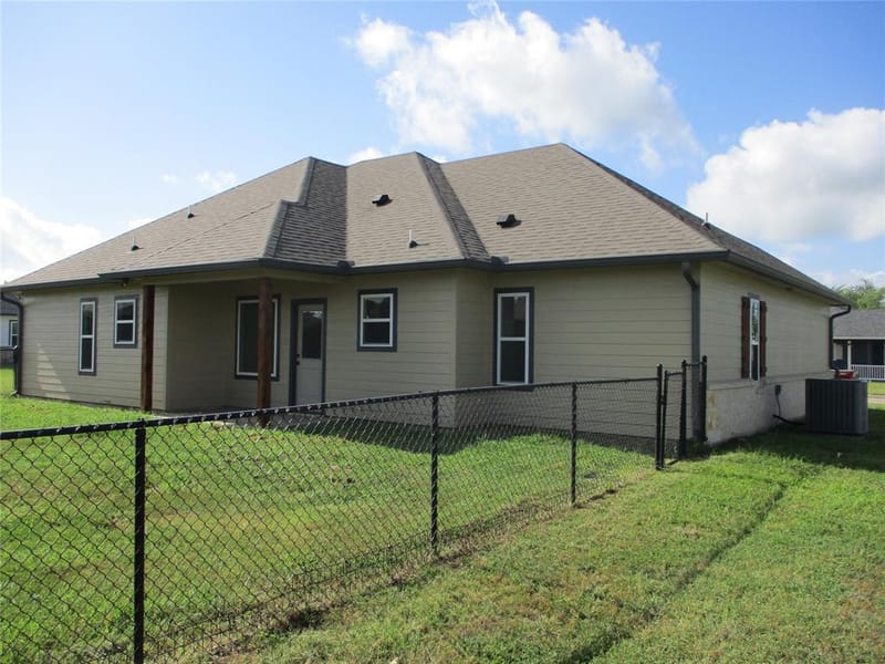 117 Mill Street, Emory TX 75440 - Photo 3
