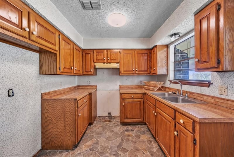 116 George Court, Springtown TX 76082 - Photo 5