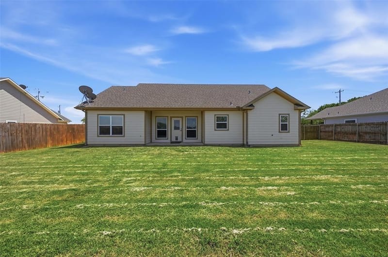 816 E Northside Drive, Pilot Point TX 76258 - Photo 28