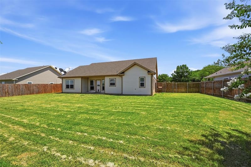 816 E Northside Drive, Pilot Point TX 76258 - Photo 30