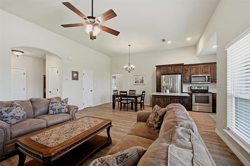 816 E Northside Drive, Pilot Point TX 76258 - Photo 11