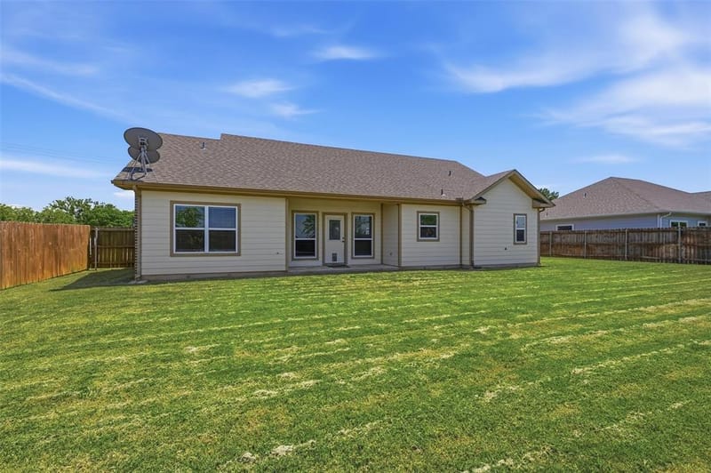 816 E Northside Drive, Pilot Point TX 76258 - Photo 29
