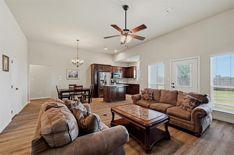 816 E Northside Drive, Pilot Point TX 76258 - Photo 8