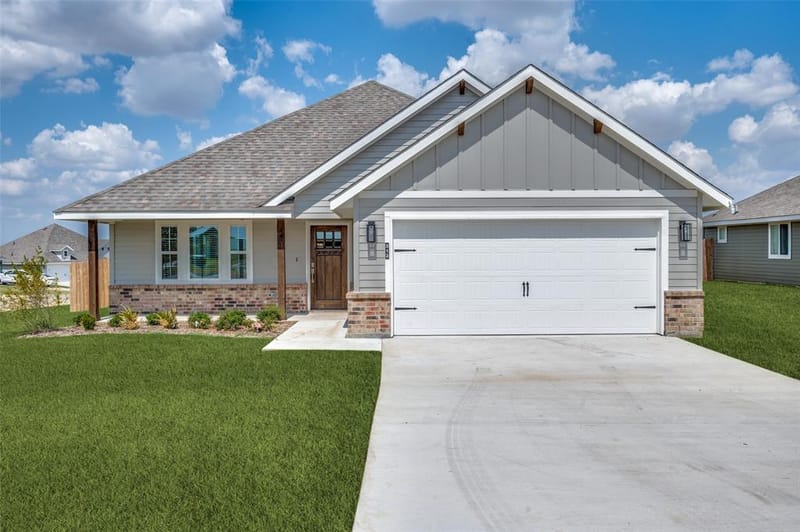 312 Colby Drive, Hillsboro TX 76645 - Photo 2