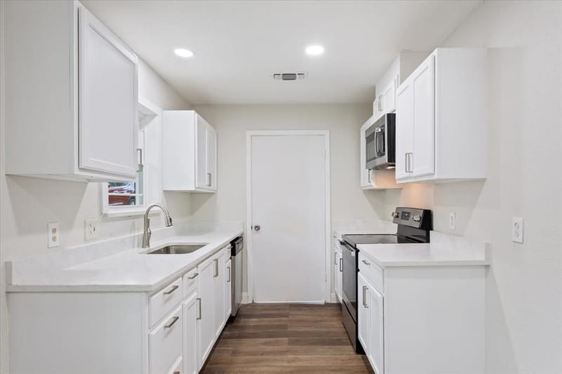849 Arlington Drive, Woodway TX 76712 - Photo 17