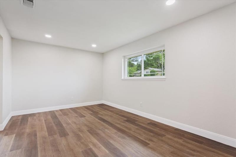 849 Arlington Drive, Woodway TX 76712 - Photo 9