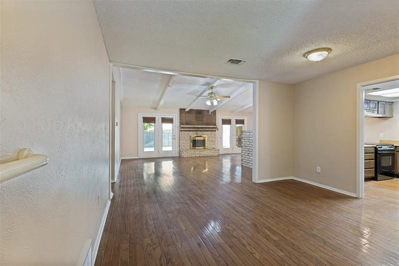 413 Goldfinch Drive, Fort Worth TX 76108 - Photo 5