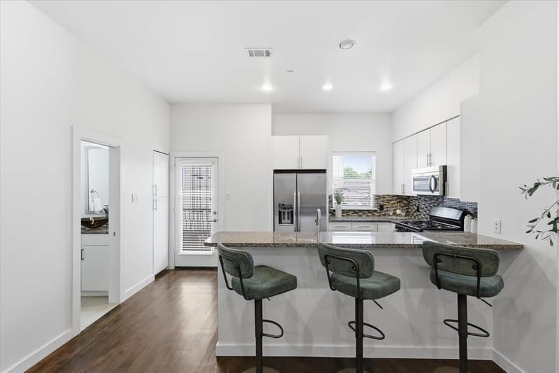3200 Ross Avenue # 28, Dallas TX 75204 - Photo 22