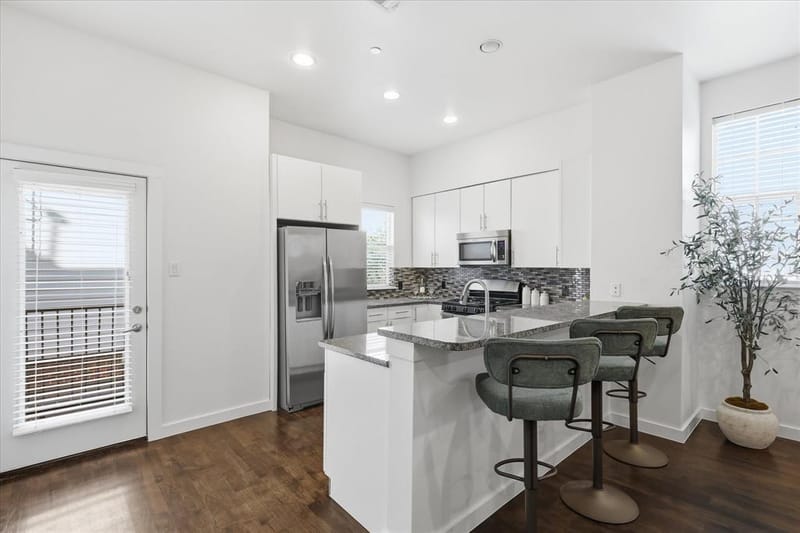 3200 Ross Avenue # 28, Dallas TX 75204 - Photo 18