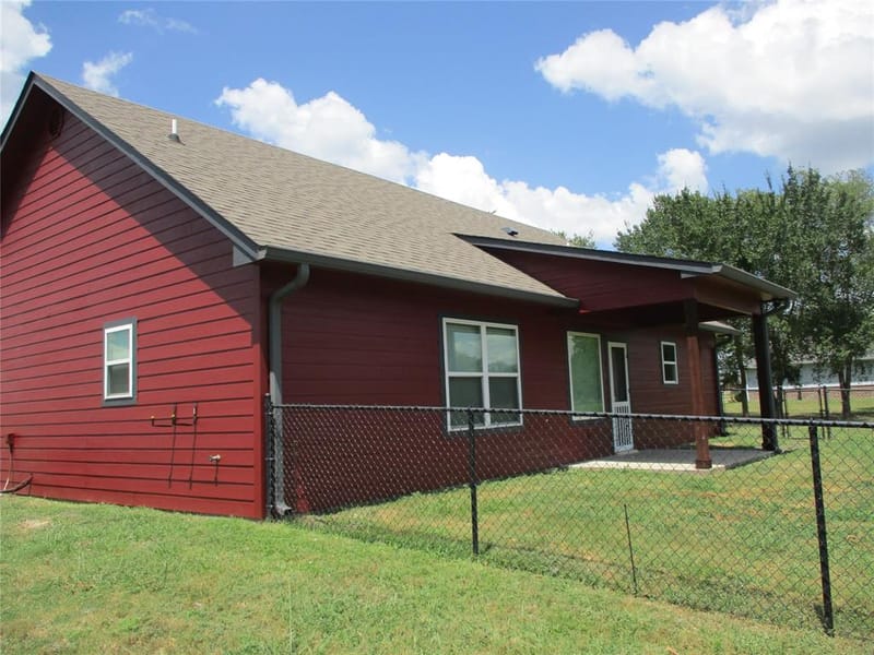 148 Mill Street, Emory TX 75440 - Photo 3