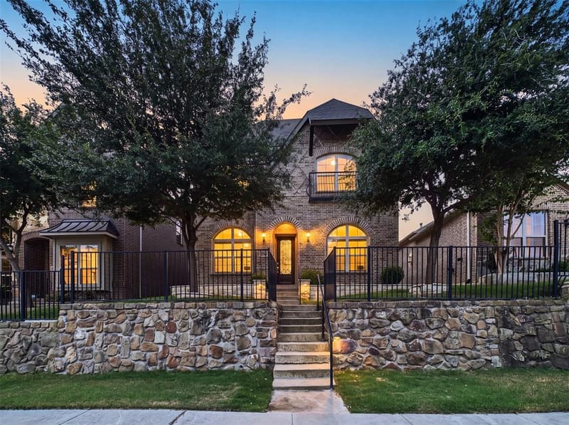 3626 Crosby Street, Irving TX 75038 - Photo 2
