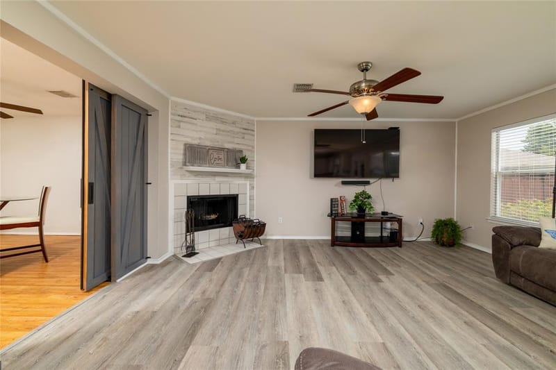 5916 Wisdom Creek Drive, Dallas TX 75249 - Photo 9