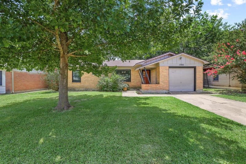 1704 W Birge Street, Sherman TX 75092 - Photo 2