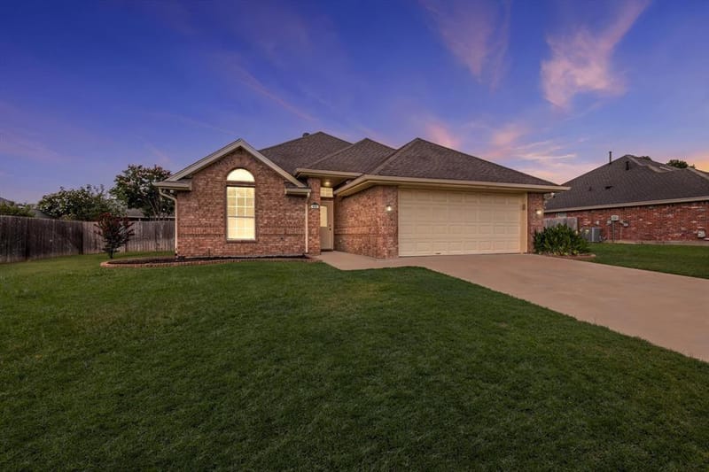 206 Mourning Dove Lane, Krum TX 76249 - Photo 2