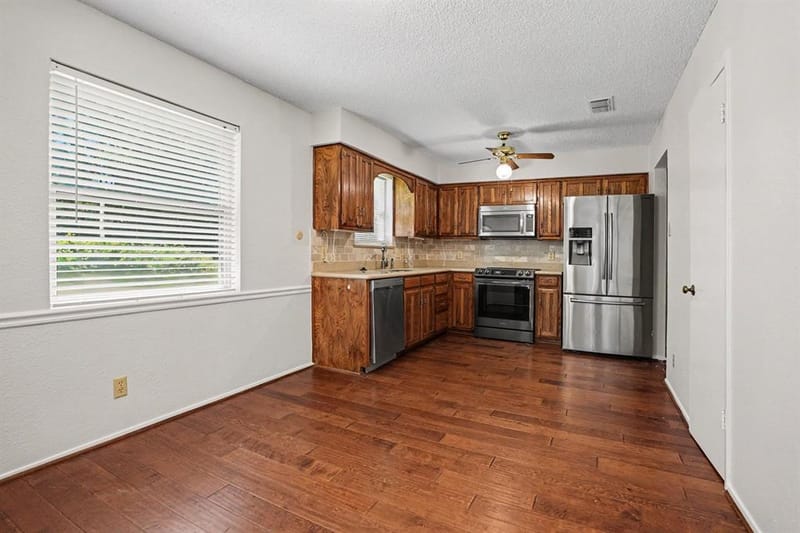 2721 Lucas Drive, Arlington TX 76015 - Photo 9