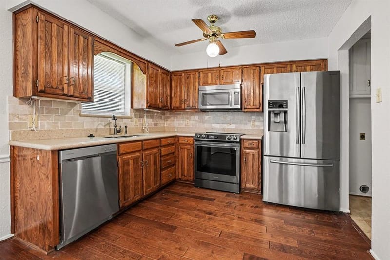 2721 Lucas Drive, Arlington TX 76015 - Photo 10