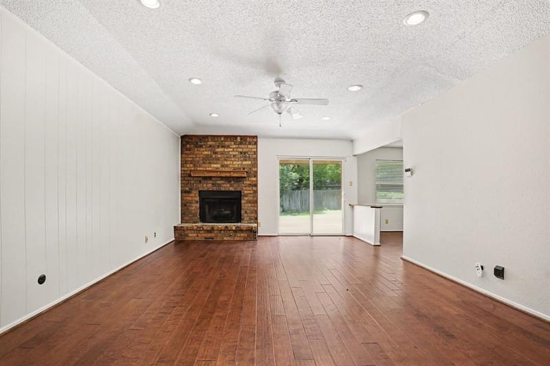 2721 Lucas Drive, Arlington TX 76015 - Photo 4