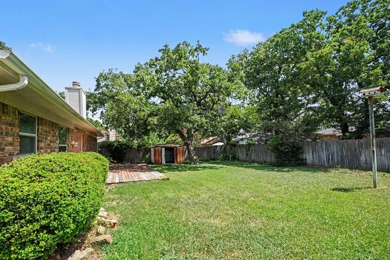 2721 Lucas Drive, Arlington TX 76015 - Photo 21