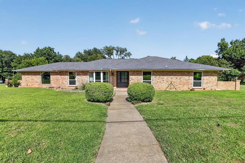 1438 Vicki Lane, Cedar Hill TX 75104 - Photo 2