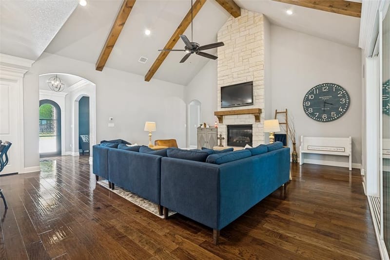 104 Falcon Crest Drive, Kennedale TX 76060 - Photo 6