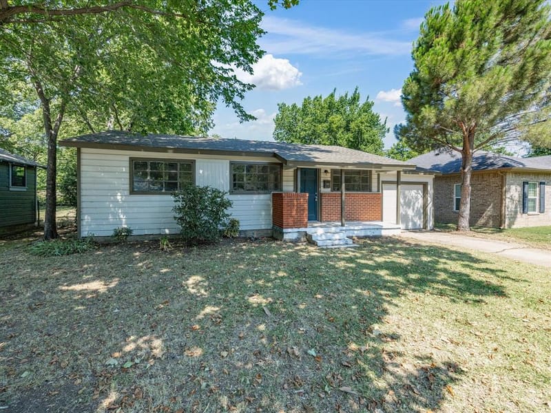 1314 Bennett Drive, Arlington TX 76013 - Photo 2