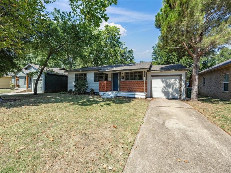 1314 Bennett Drive, Arlington TX 76013 - Photo 3