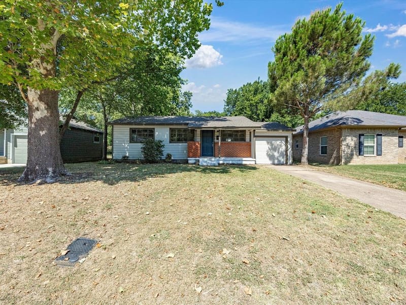 1314 Bennett Drive, Arlington TX 76013 - Photo 4