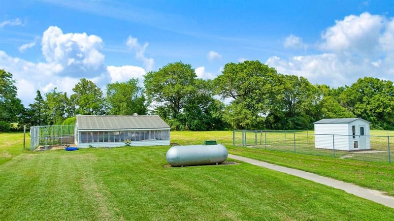 1005 Us-82, Blossom TX 75416 - Photo 36