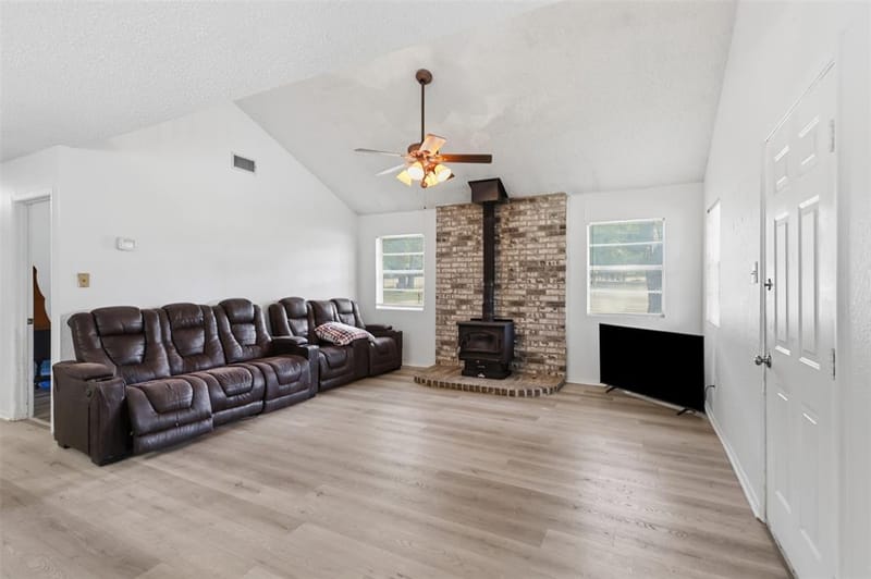 112 Spanish Trail, Weatherford TX 76088 - Photo 3