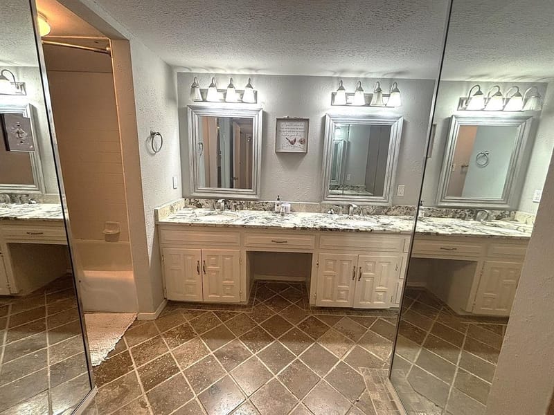 2969 Country Place Circle, Carrollton TX 75006 - Photo 20