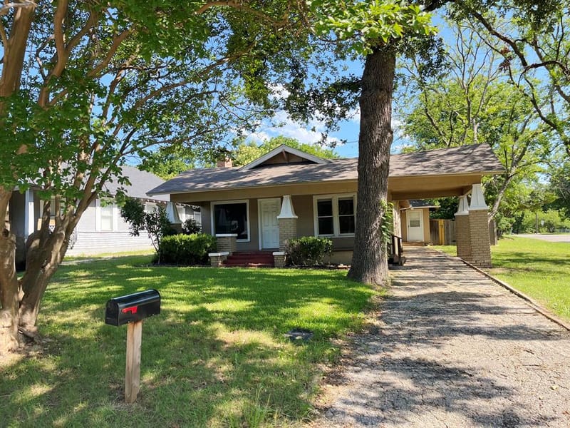 1601 W Bond Street, Denison TX 75020 - Photo 2