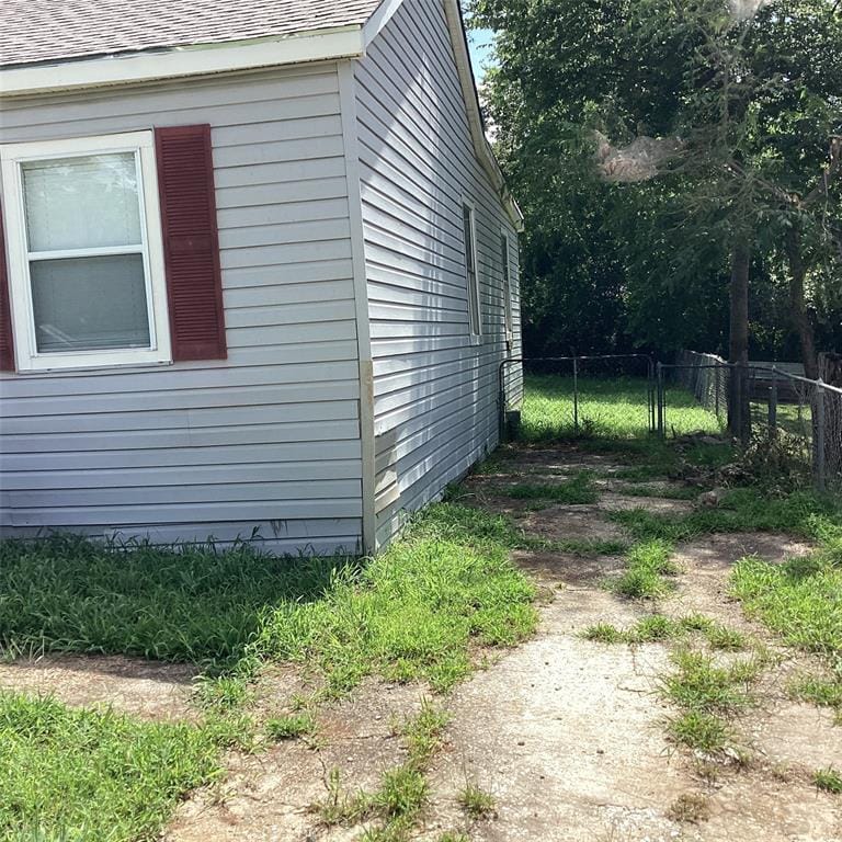 1506 S Travis Street, Denison TX 75021 - Photo 3