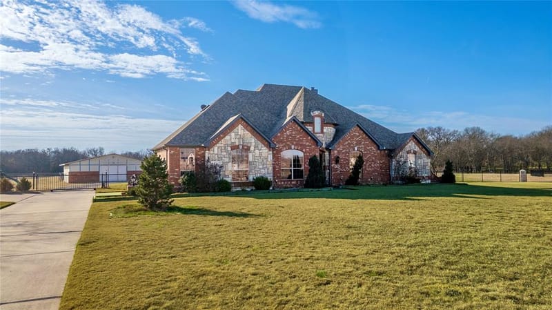 845 Horseshoe Bend, Royse City TX 75189 - Photo 2