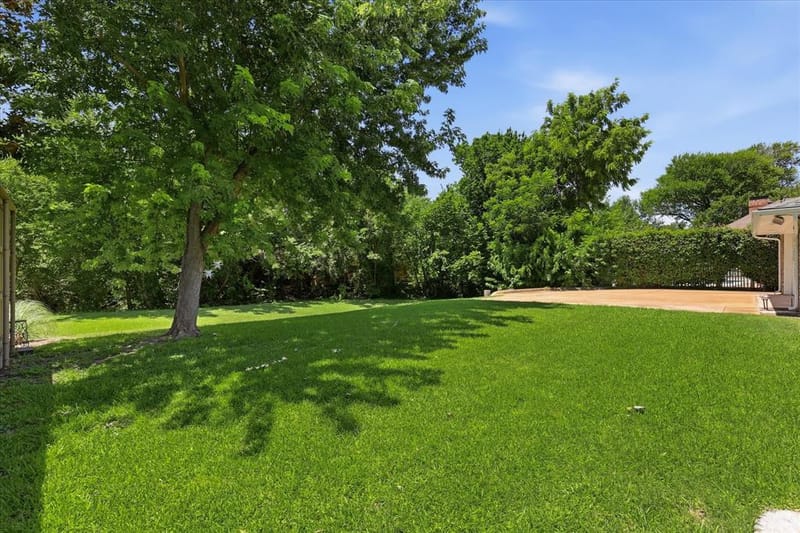 6706 La Manga Drive, Dallas TX 75248 - Photo 3