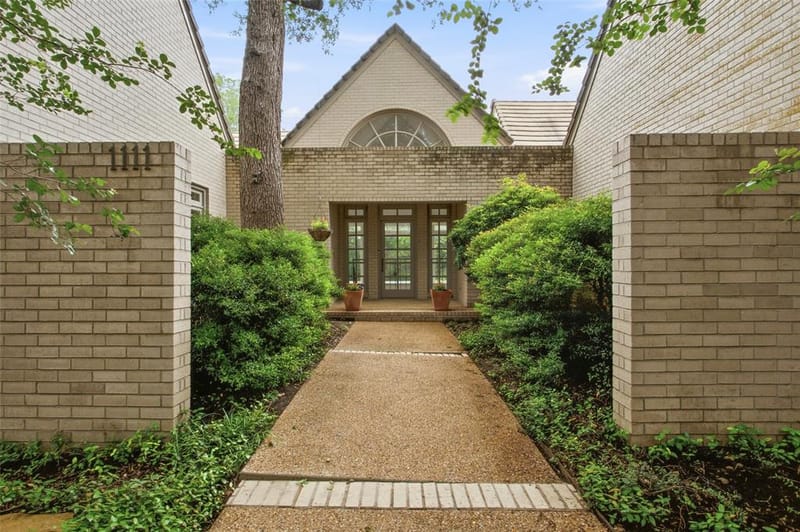 1111 Pebble Creek Road, Fort Worth TX 76107 - Photo 2