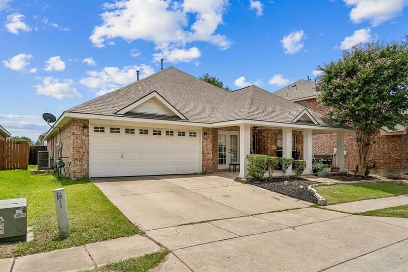 8013 Elk Mountain Trail, McKinney TX 75070 - Photo 3