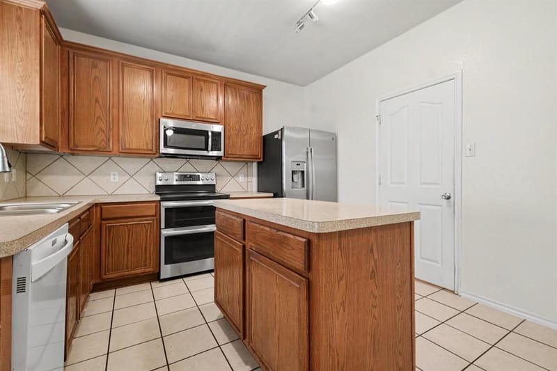 3425 Hermalinda Drive, Denton TX 76207 - Photo 12