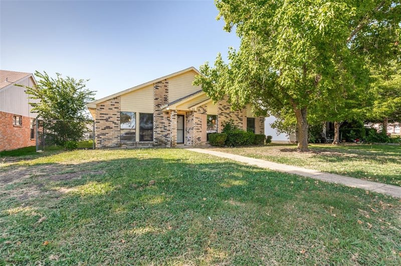 805 Whitney Street, Cedar Hill TX 75104 - Photo 2