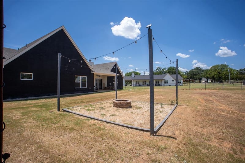 311 Dobbs Trail, Springtown TX 76082 - Photo 6